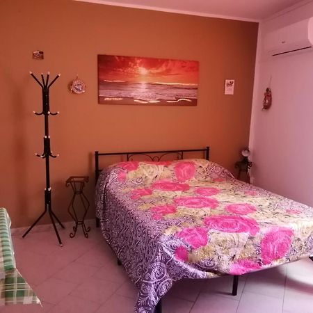 Room Holiday "Al Centro Storico" Palermo Zewnętrze zdjęcie