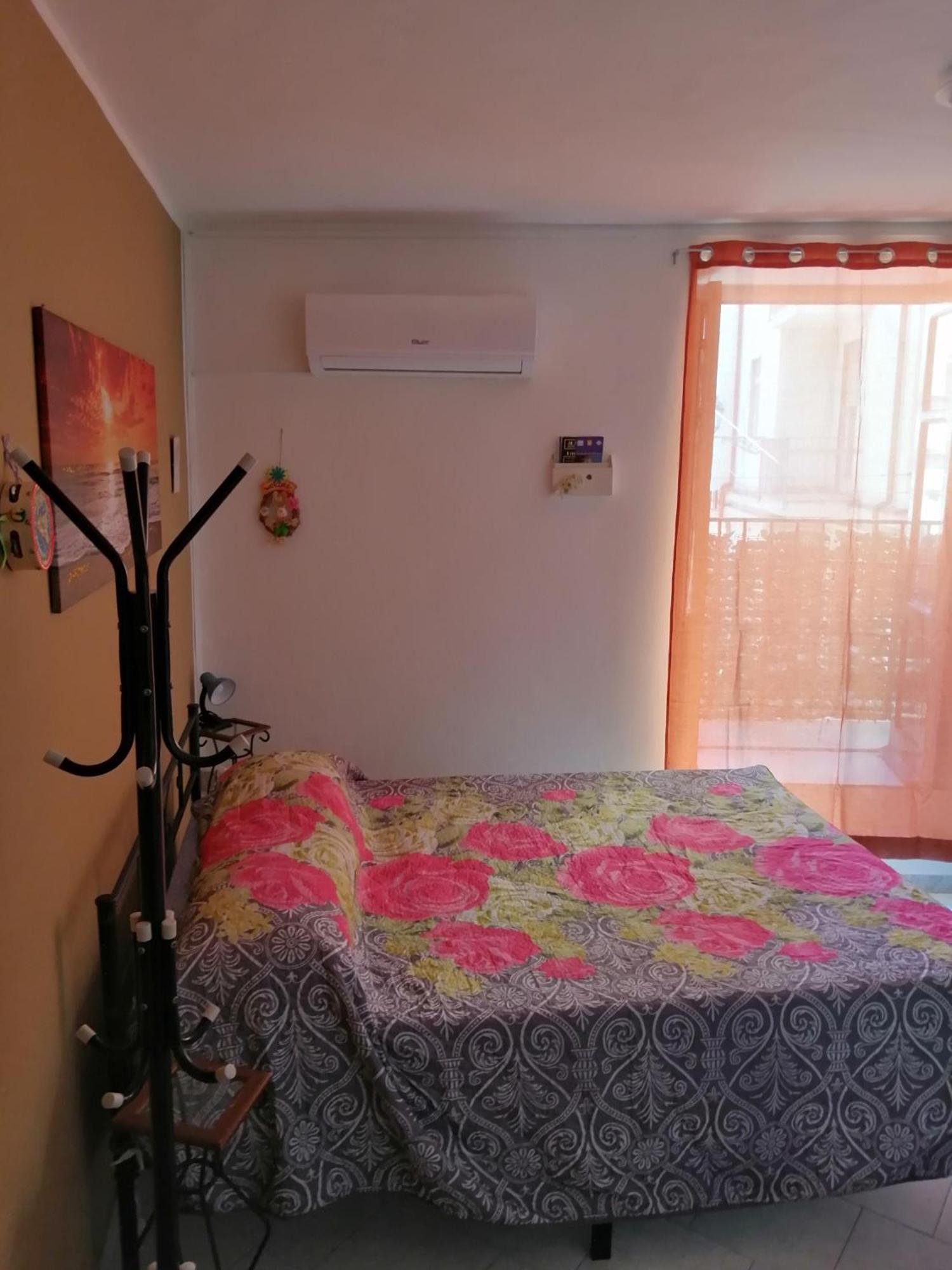 Room Holiday "Al Centro Storico" Palermo Zewnętrze zdjęcie