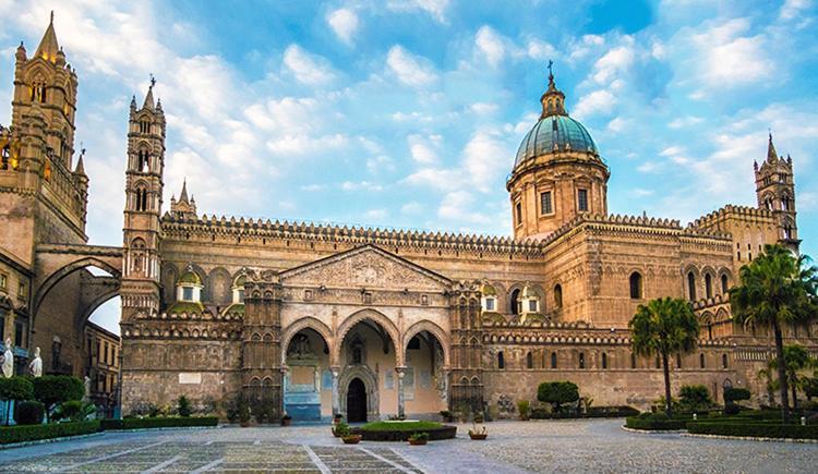 Room Holiday "Al Centro Storico" Palermo Zewnętrze zdjęcie